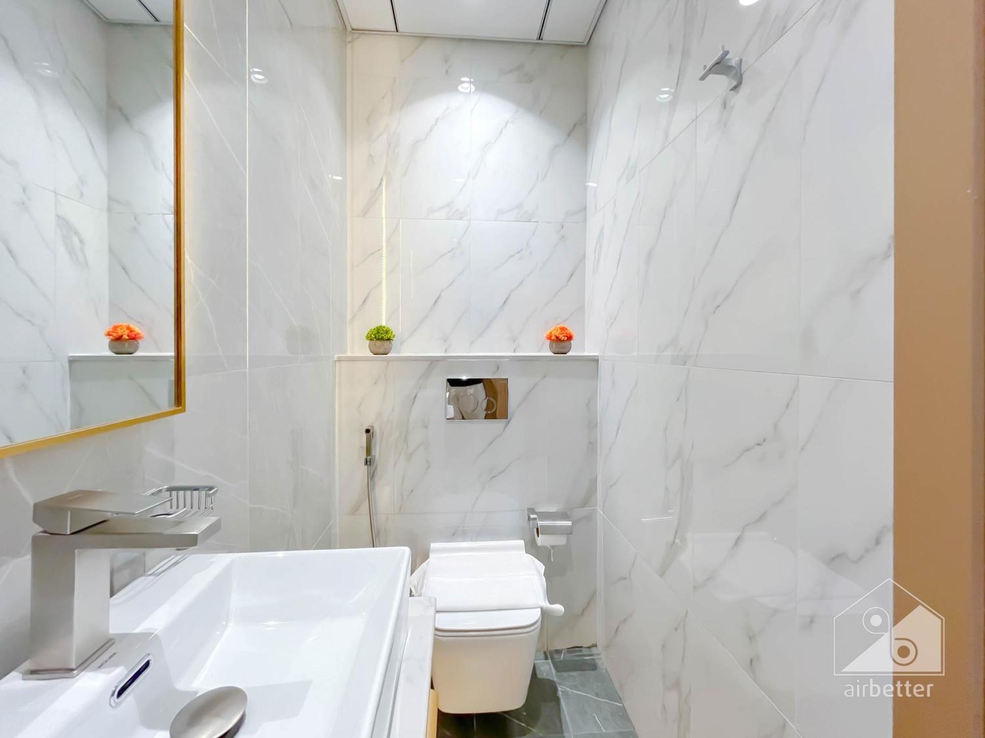 Apartment Luxury 1b With Balcony In Blue Wave Tower Dubai