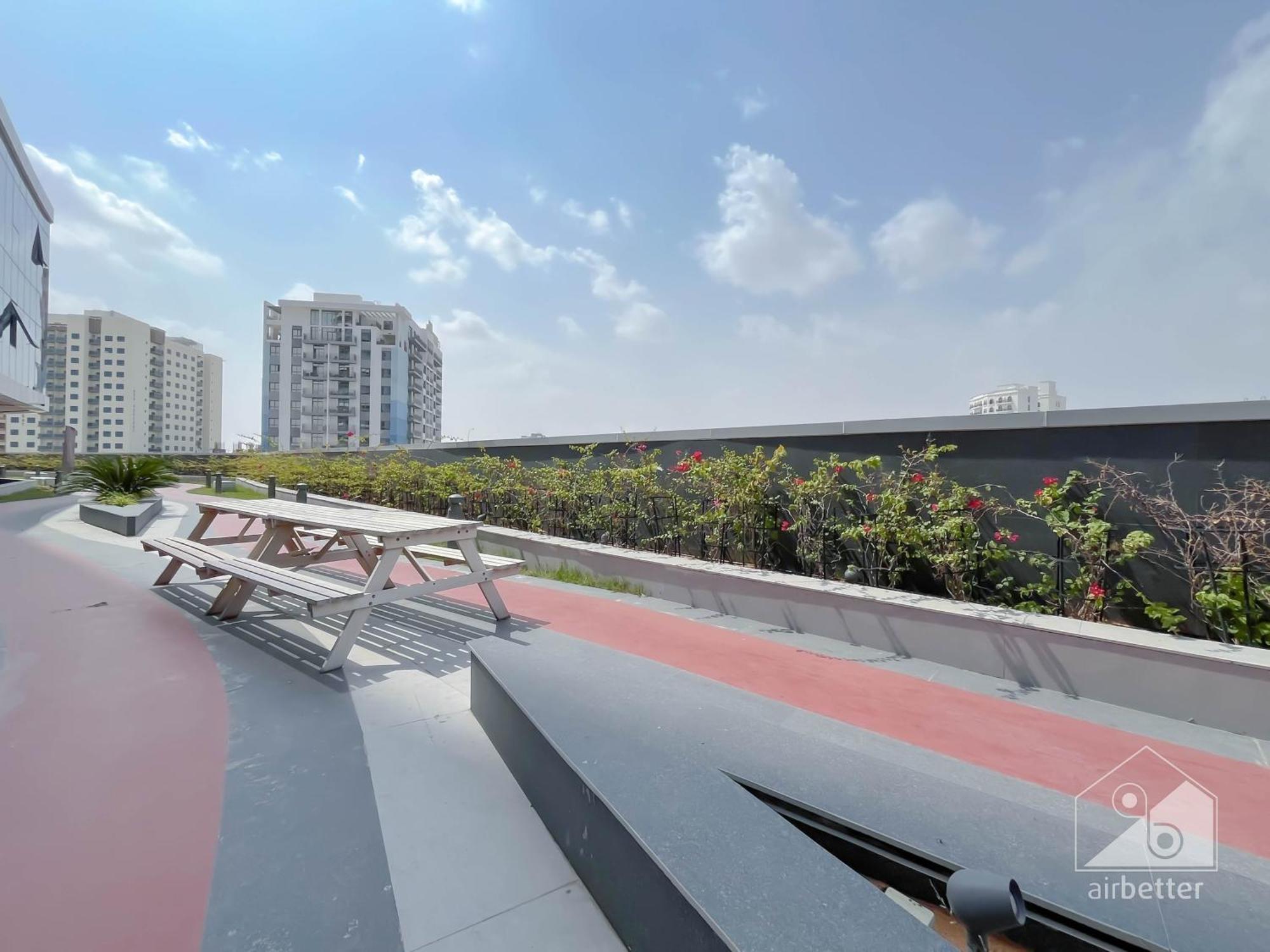 Luxury 1b With Balcony In Blue Wave Tower Apartment *
