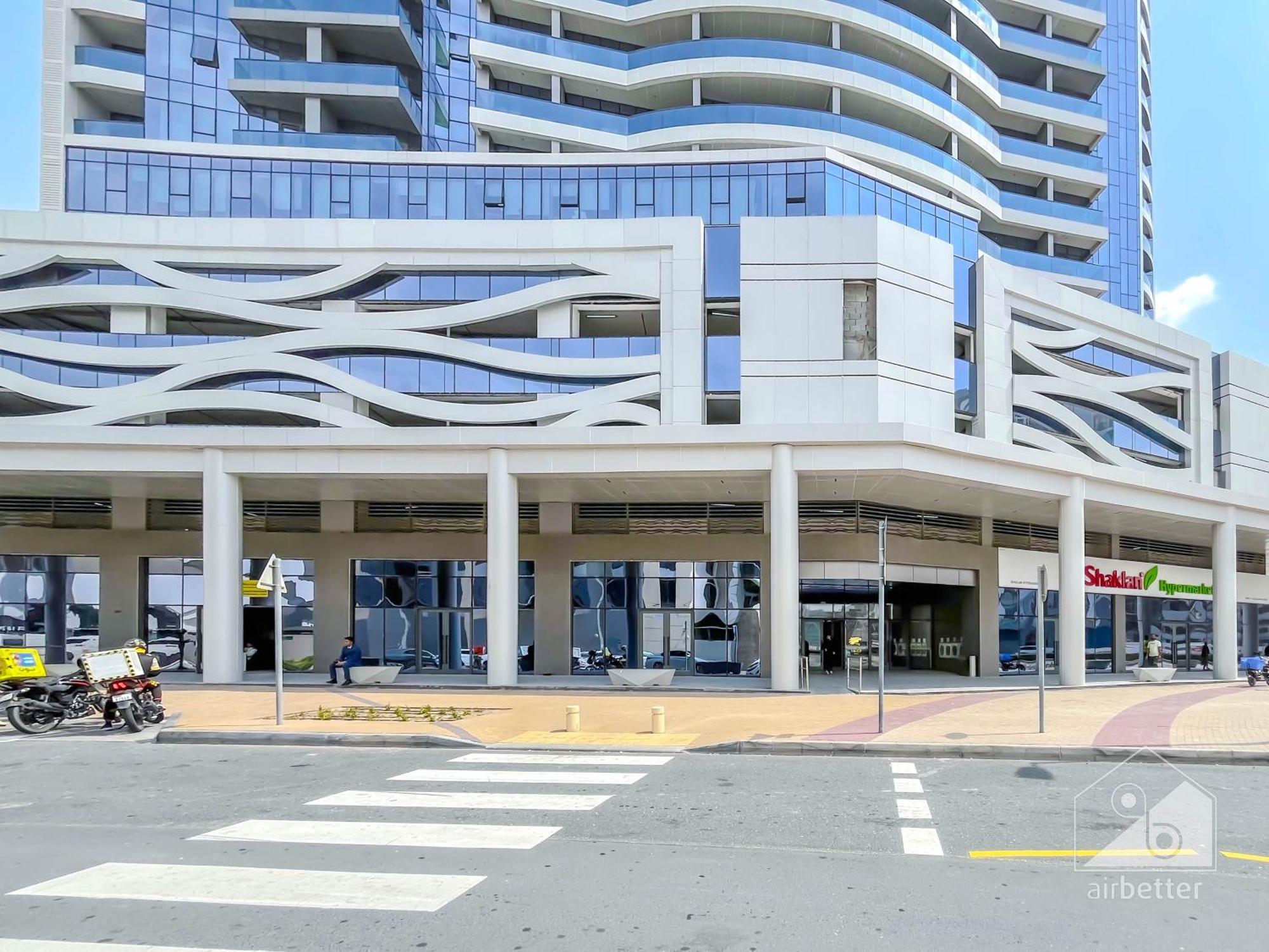Luxury 1b With Balcony In Blue Wave Tower Dubai