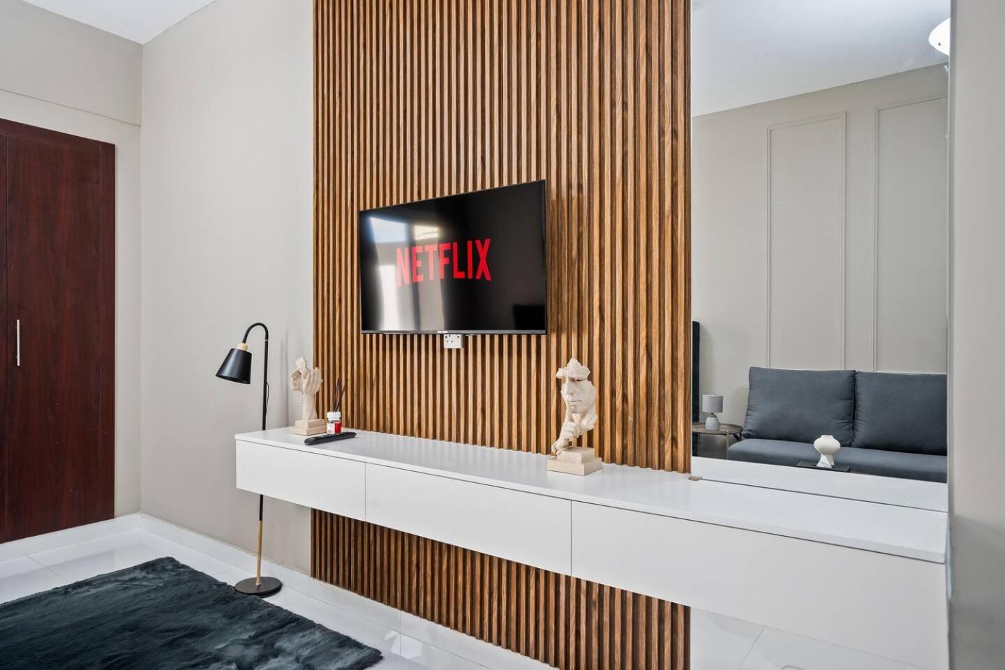 Newly Built Studio - Comfort Dubai