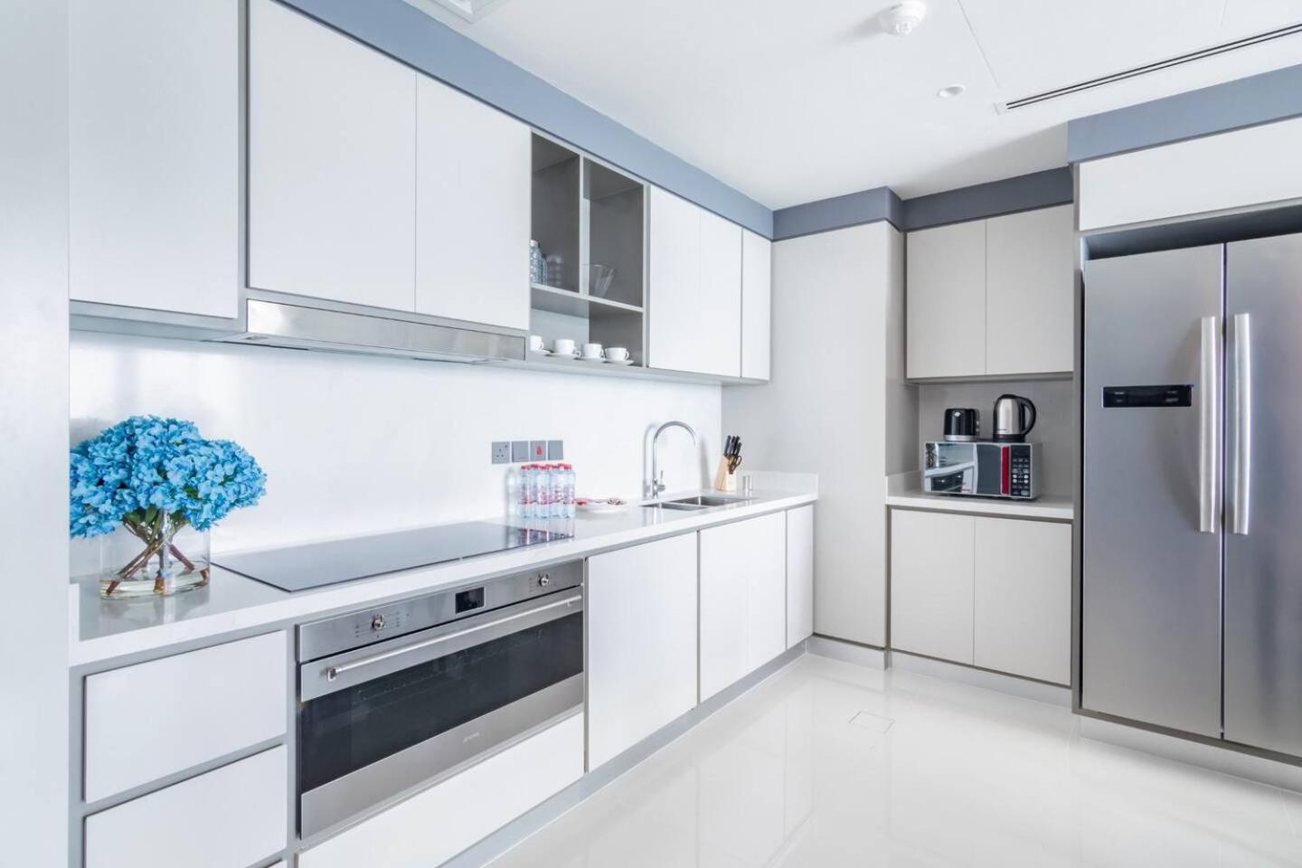 Marina Skyline View & Harbour Beachfront Apartment Dubai