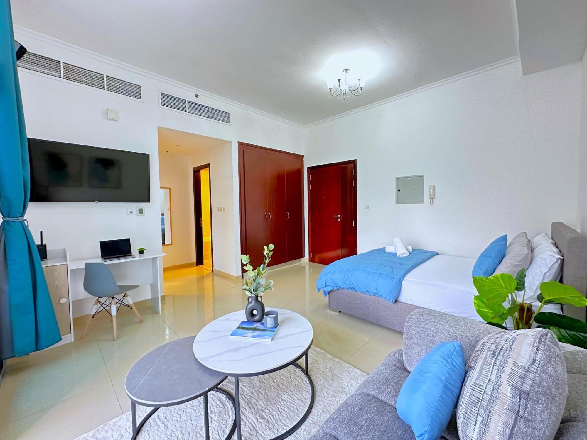 Lxury Brand New W/ Balcony And Marina View Apartment *