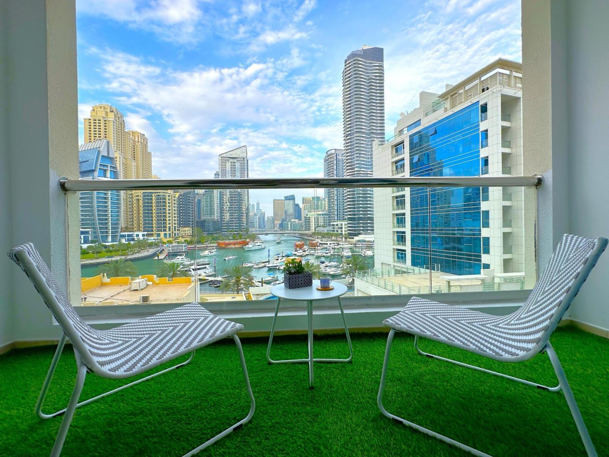 Lxury Brand New W/ Balcony And Marina View