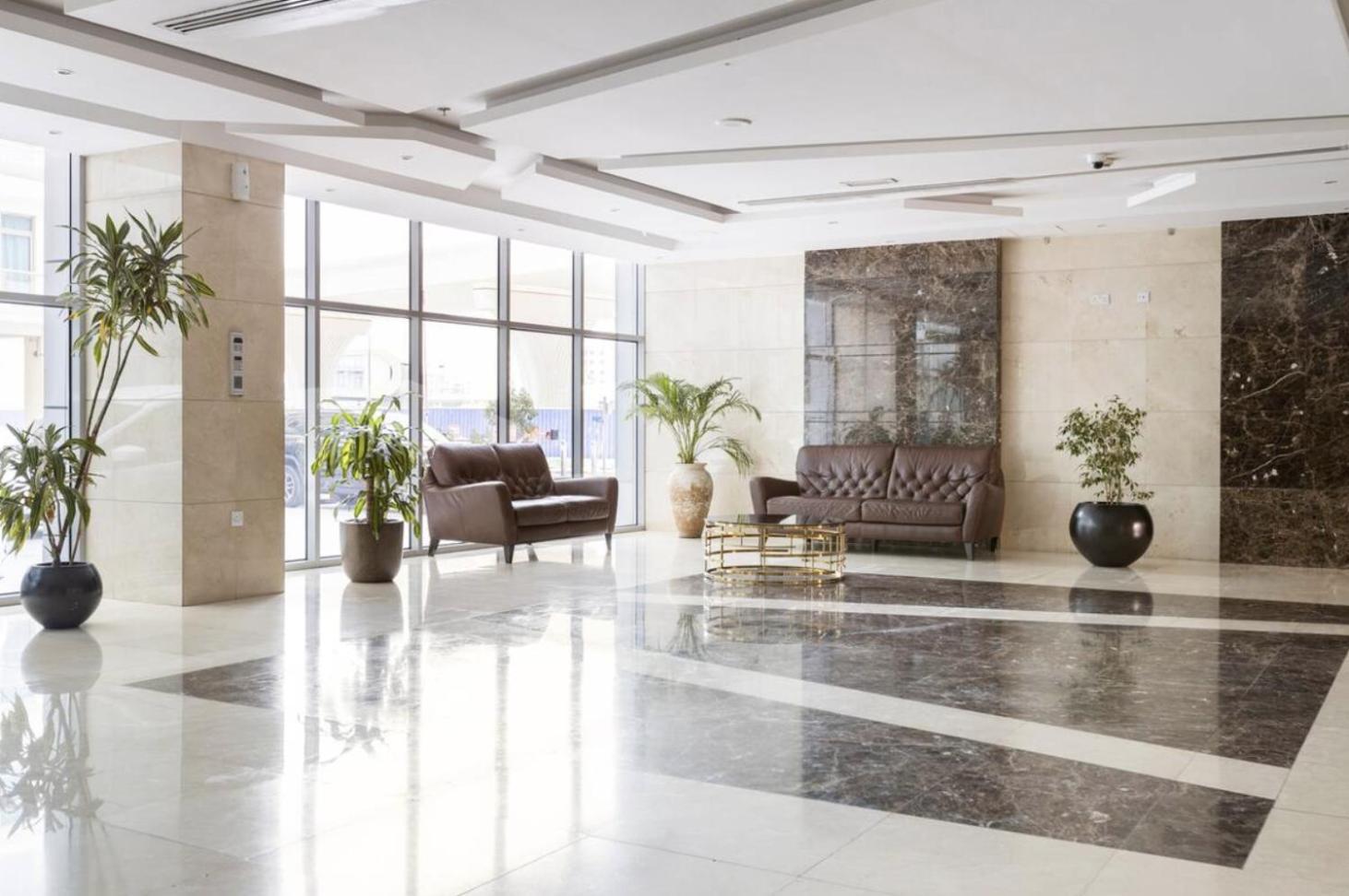 Lxury Brand New W/ Balcony And Marina View Apartment