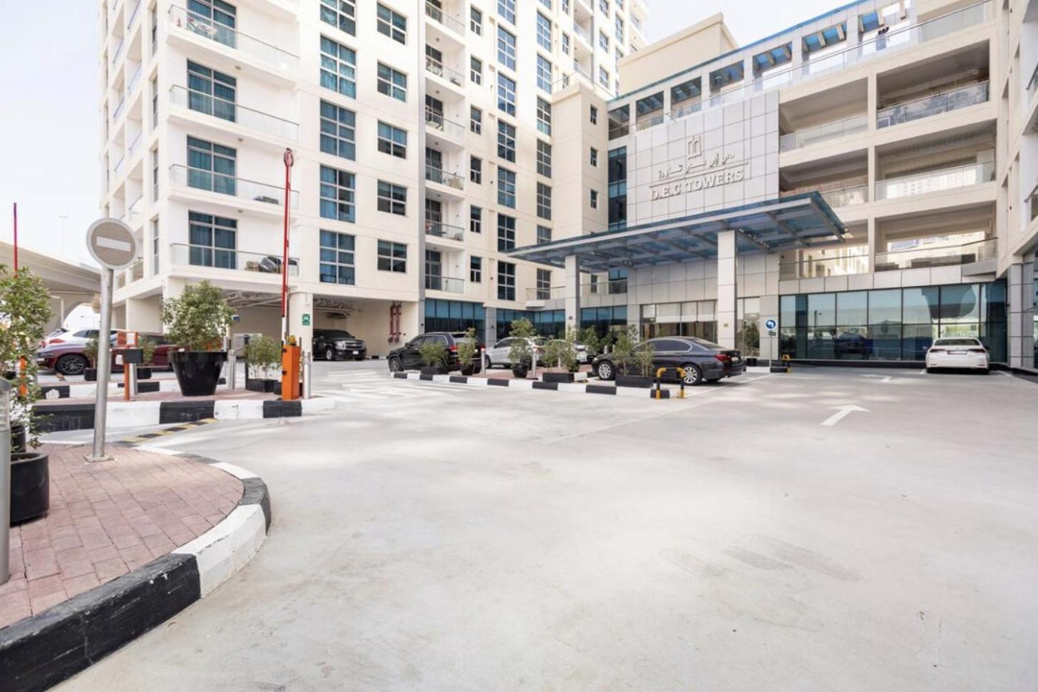 Lxury Brand New W/ Balcony And Marina View *