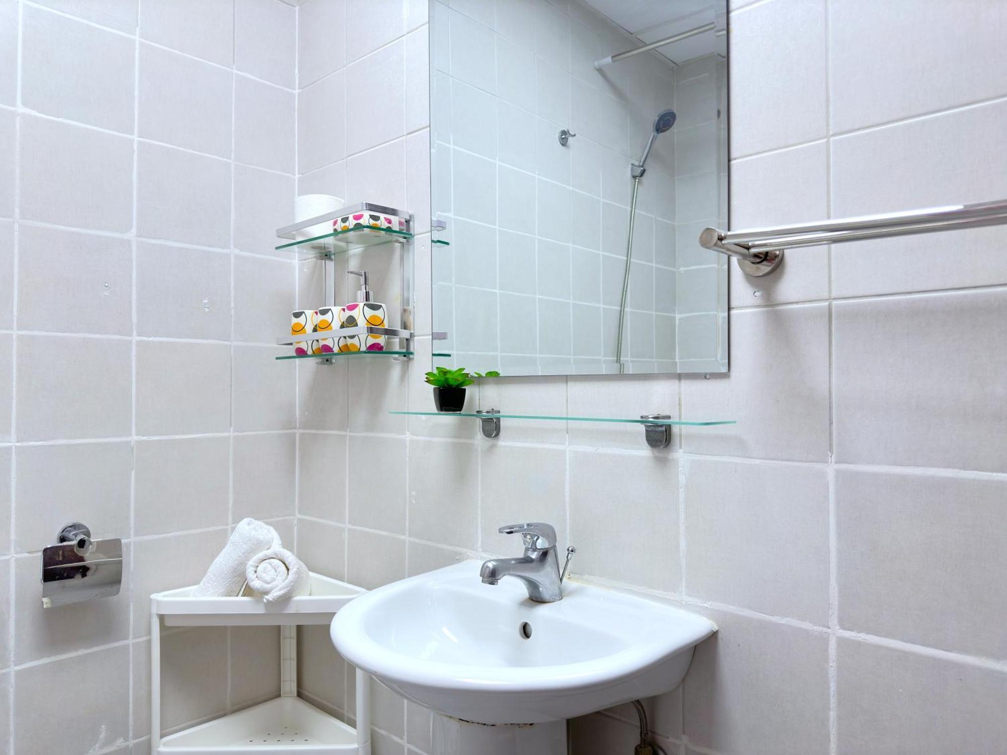 Lxury Brand New W/ Balcony And Marina View Apartment *
