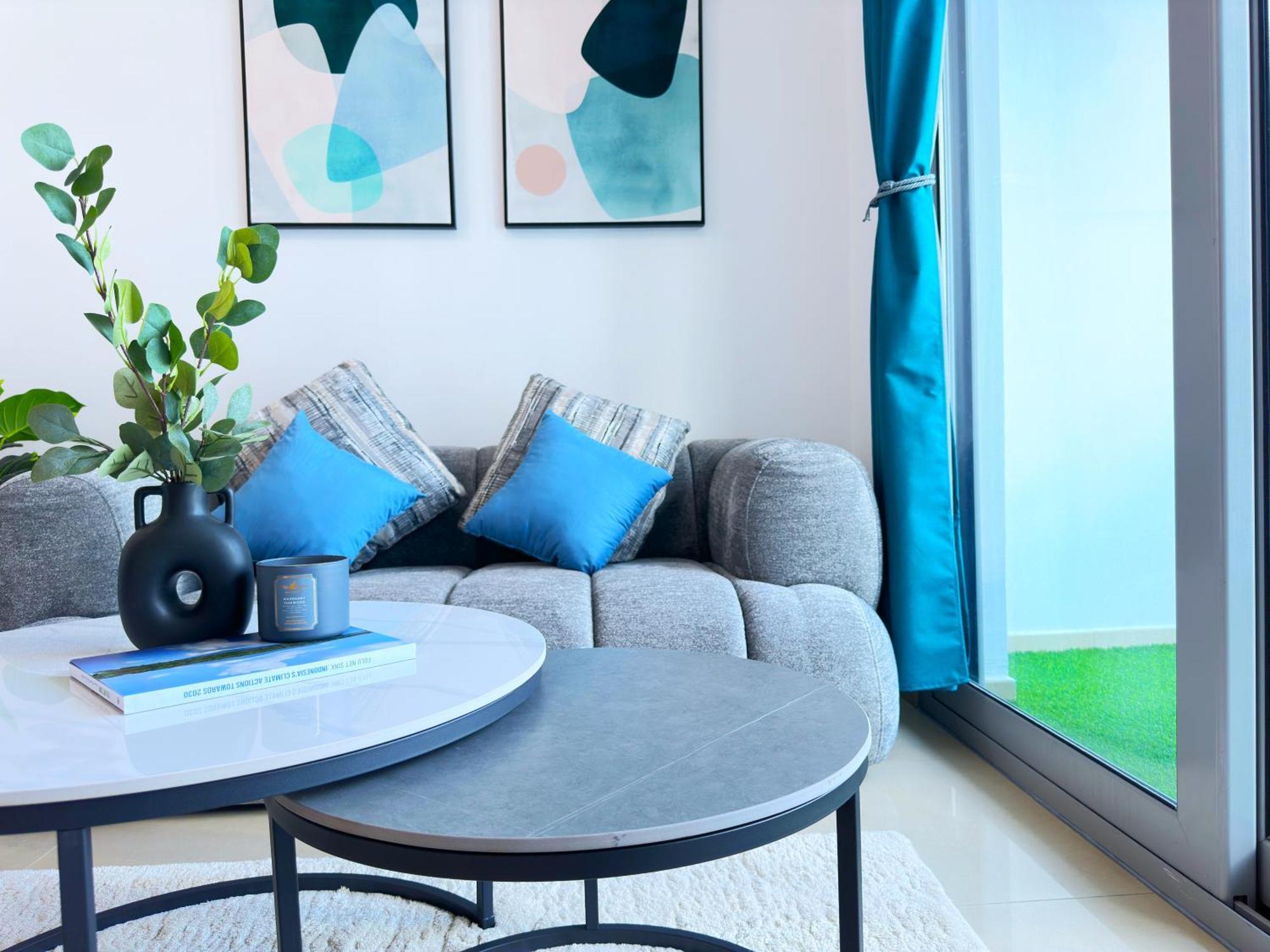 Apartment Lxury Brand New W/ Balcony And Marina View *