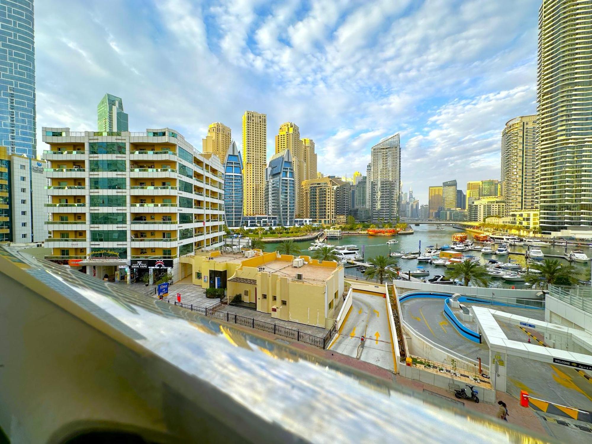 Lxury Brand New W/ Balcony And Marina View Apartment Dubai