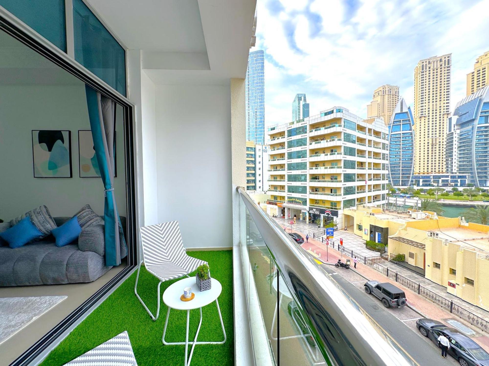 Lxury Brand New W/ Balcony And Marina View