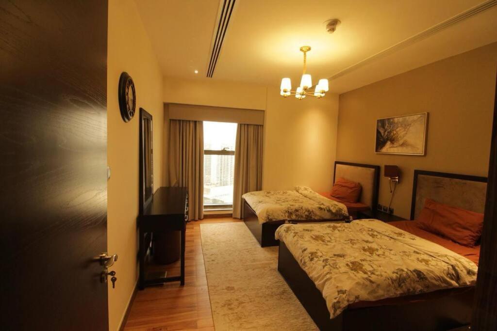 Apartment Spacious 3br Burj View *