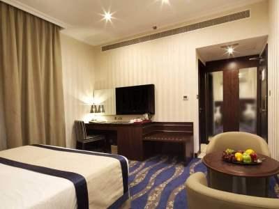 Raviz Center Point Hotel