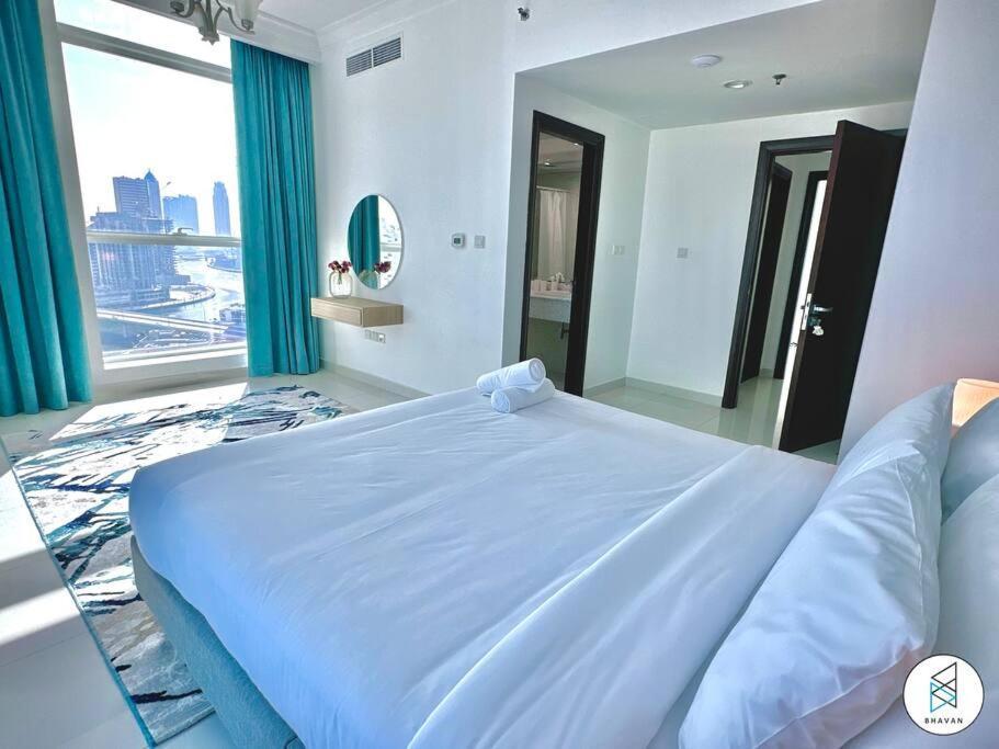 Two Bedroom With Canal View In Majestic Tower By Bhavan * Dubai