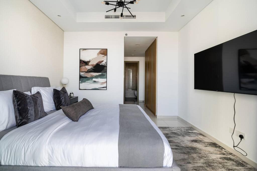 Apartment Chic One Bedroom With Full Sea View