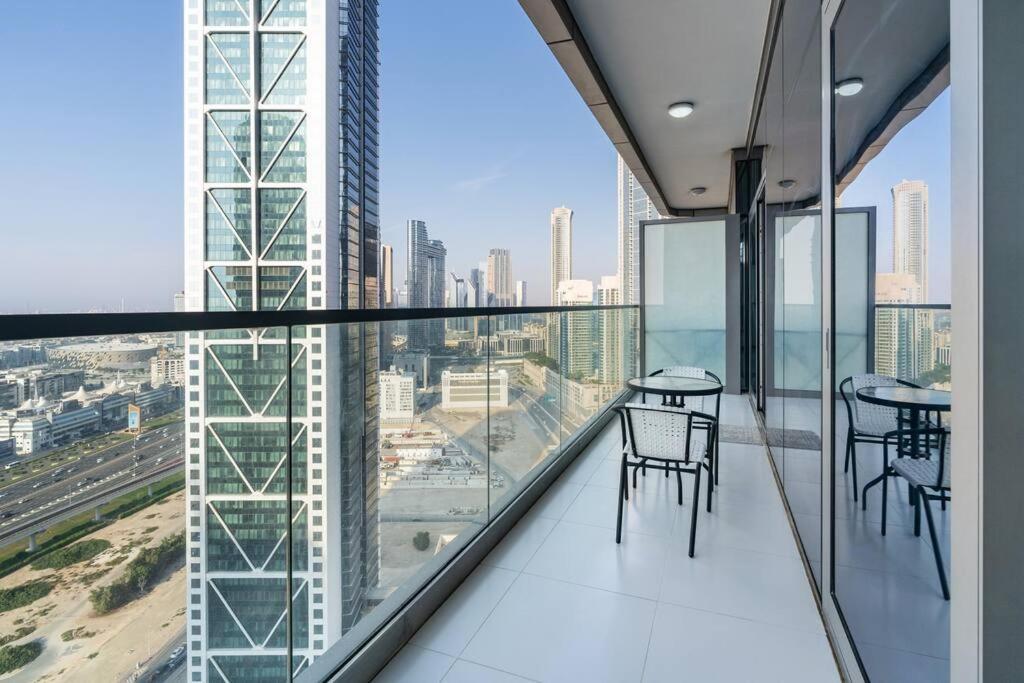Chic One Bedroom With Full Sea View * Dubai