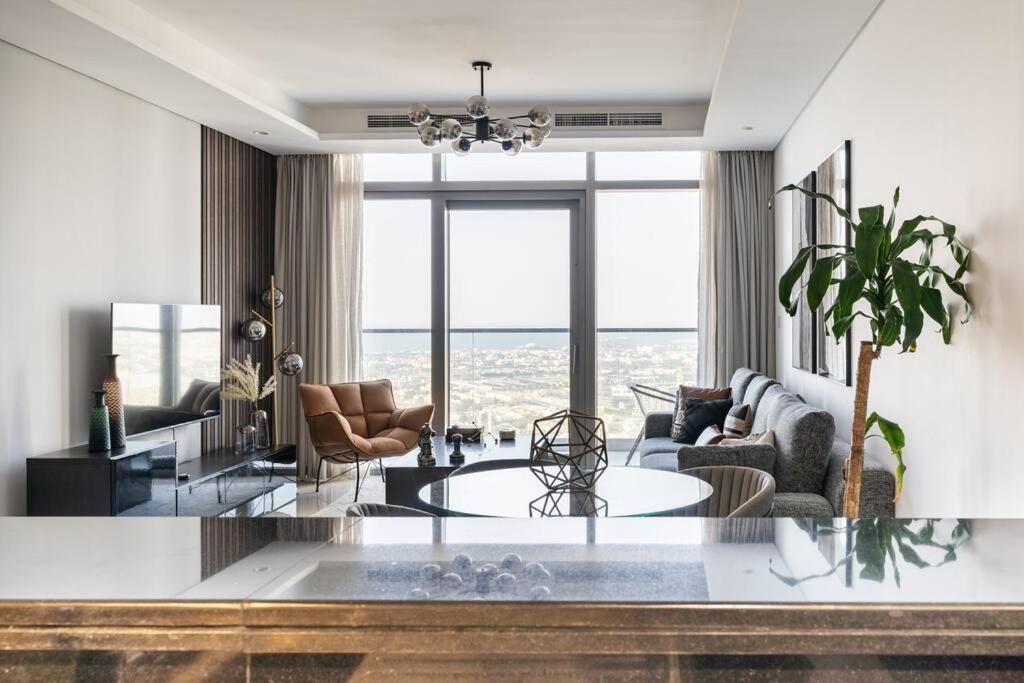 Chic One Bedroom With Full Sea View * Dubai