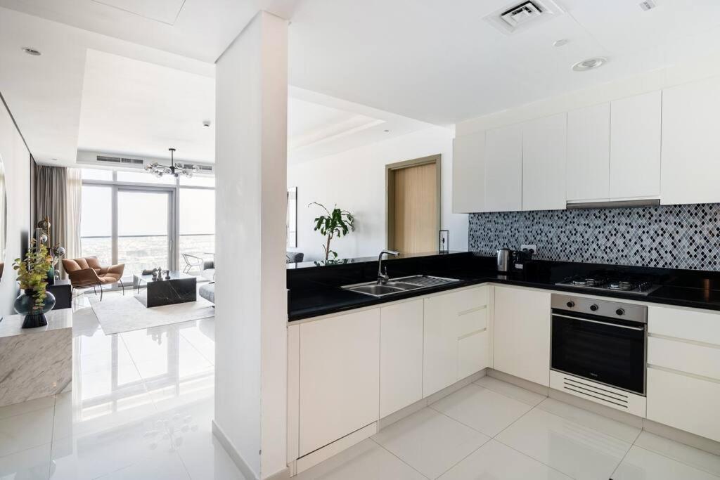 Chic One Bedroom With Full Sea View Apartment