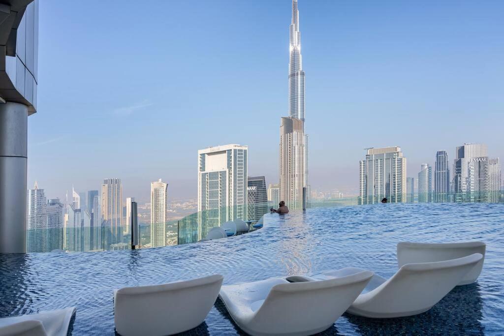Chic One Bedroom With Full Sea View * Dubai