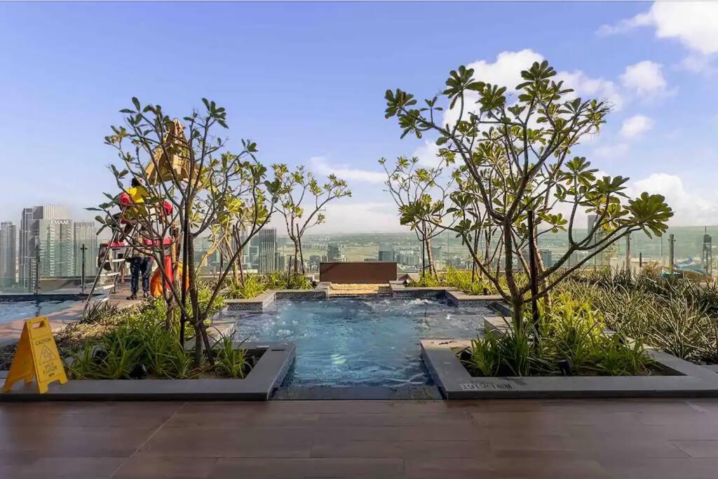 Chic One Bedroom With Full Sea View Apartment