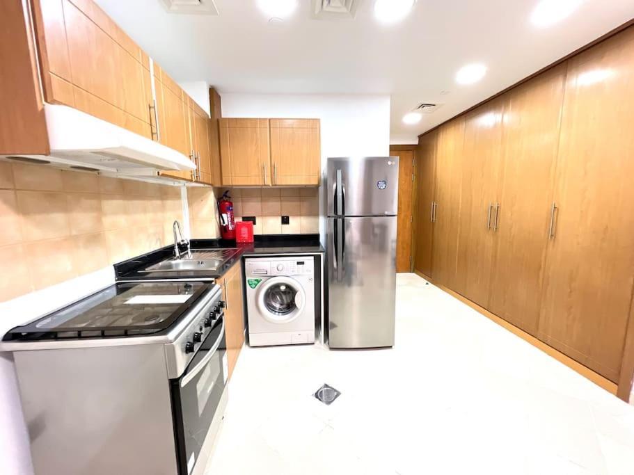 Full View High Floor Apartment *