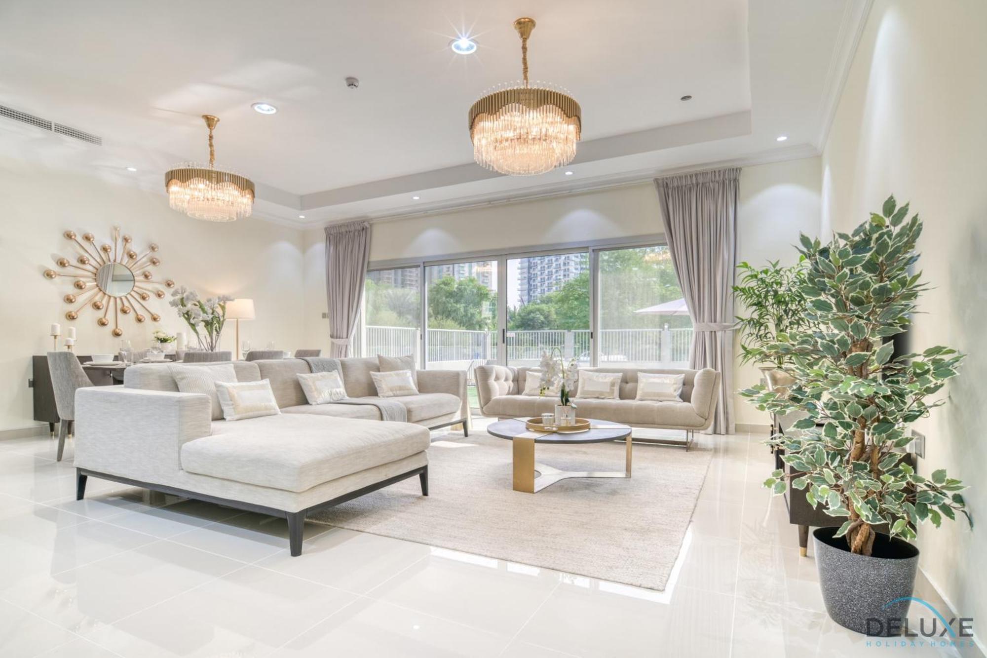 Charming 3br Townhouse With Assistant's At District 12 Jvc By Deluxe Apartment Dubai