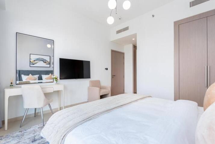 Mystic - Act One Tower Apartment *