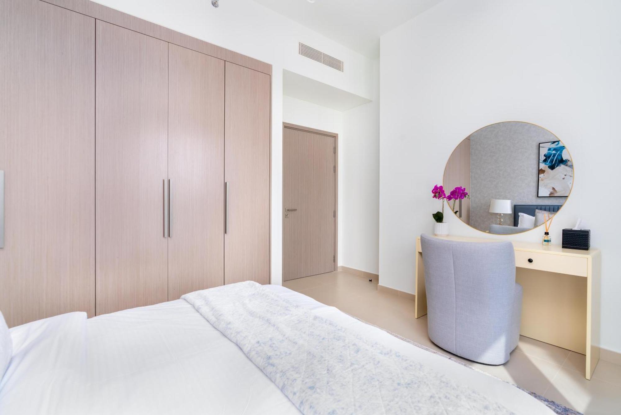 Mystic - Act One Tower Apartment