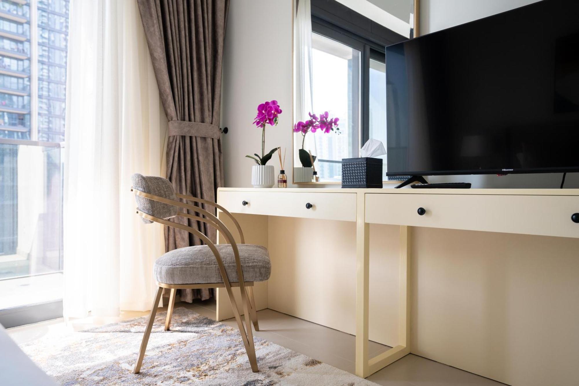 Apartment Mystic - Act One Tower Dubai