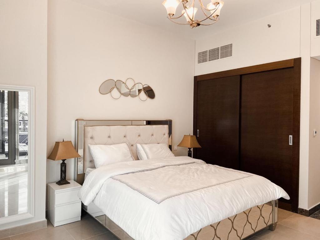 Luxurious & Modern 2br Maid, Sparkle Tower Marina - 10ab4