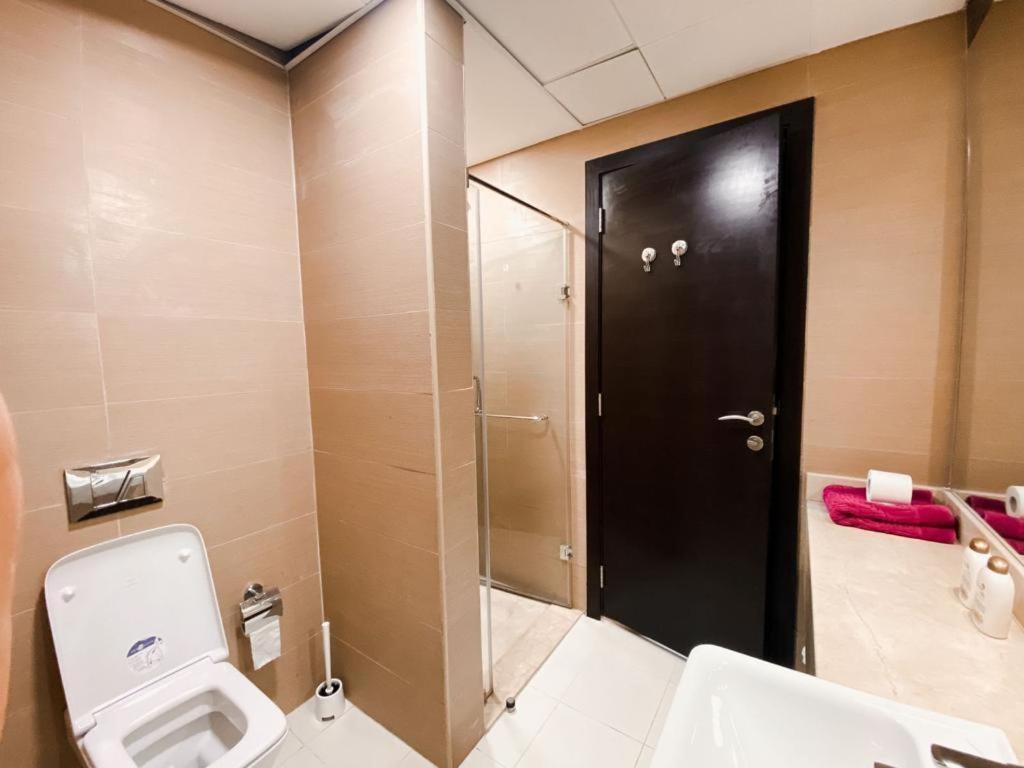 Apartment Luxurious & Modern 2br Maid, Sparkle Tower Marina - 10ab4 *
