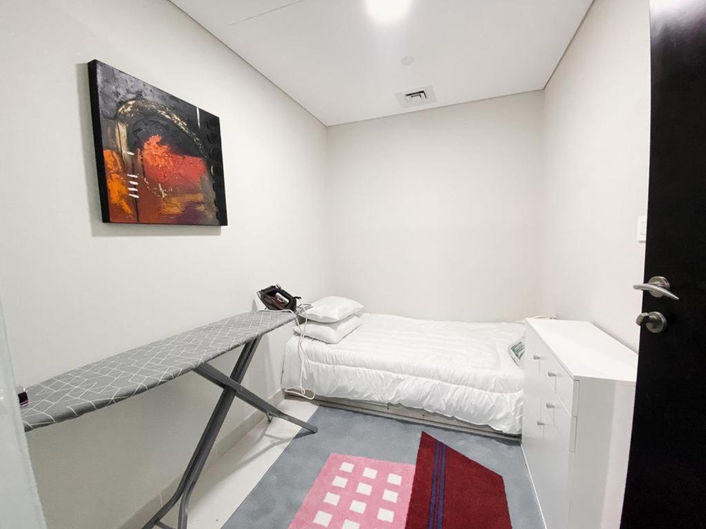 Apartment Luxurious & Modern 2br Maid, Sparkle Tower Marina - 10ab4 *