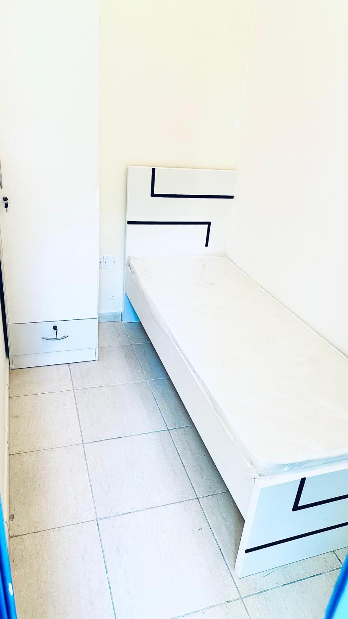 Private, Calm, Quiet & Cozy Partition In Al Barsha, Homestay