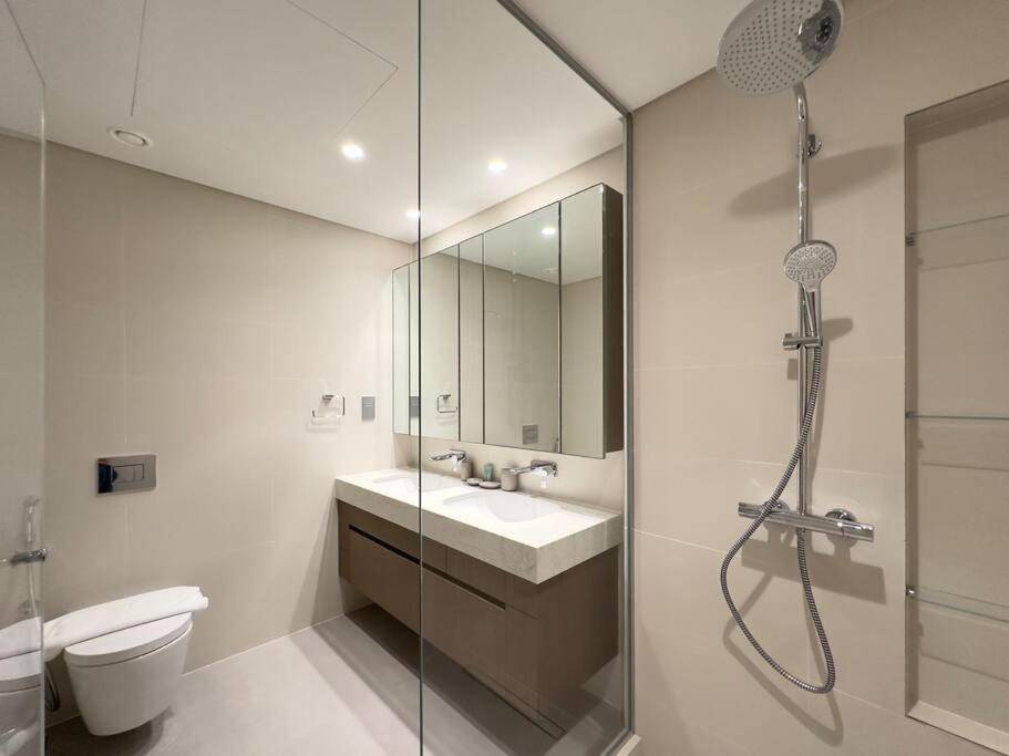 Apartment Dar Vacation-charming 2 Bedroom For Family- Emaar Front
