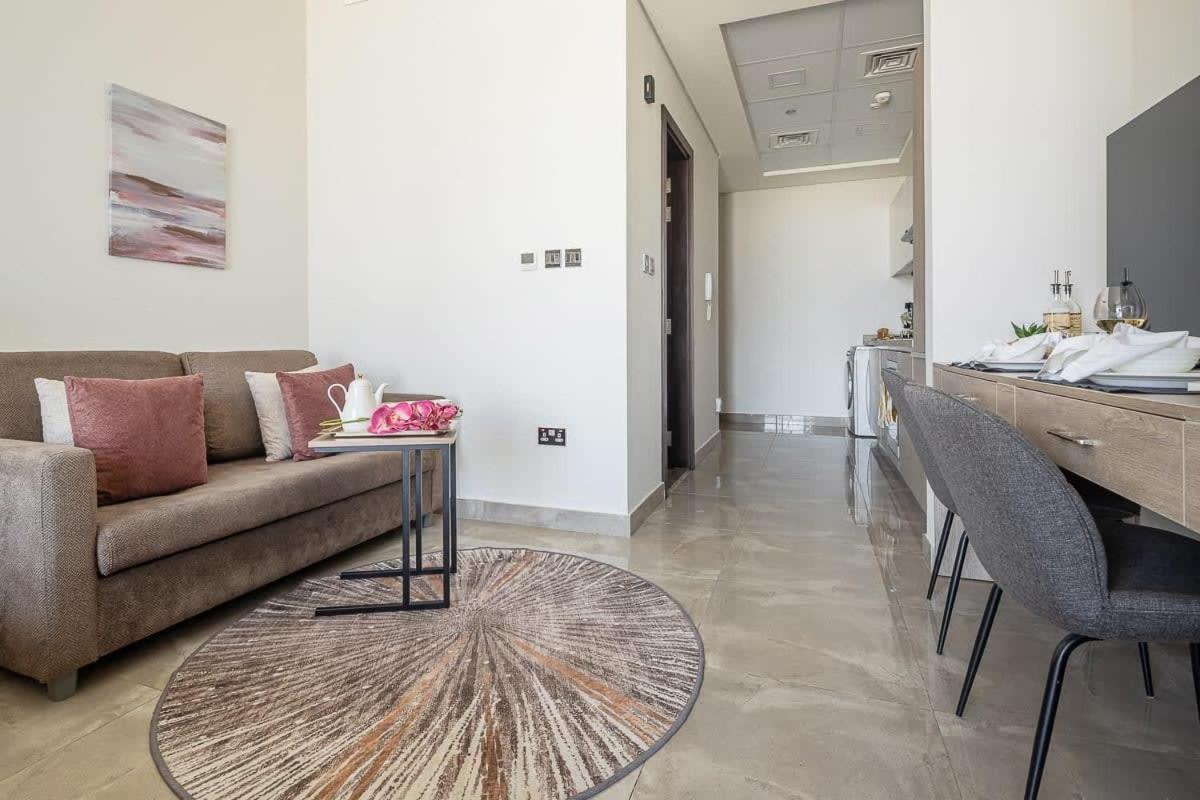 Frank Porter - Majestique 2 Apartment Dubai