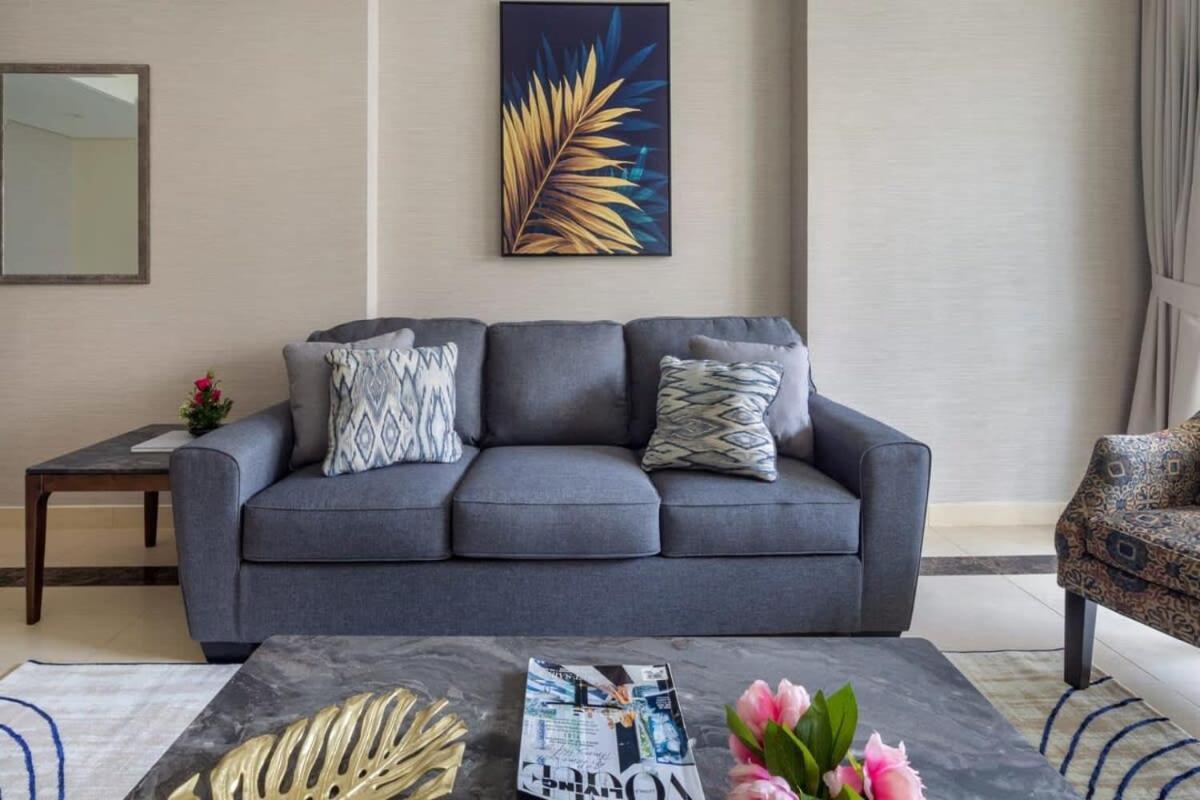Frank Porter - Mon Reve Apartment *