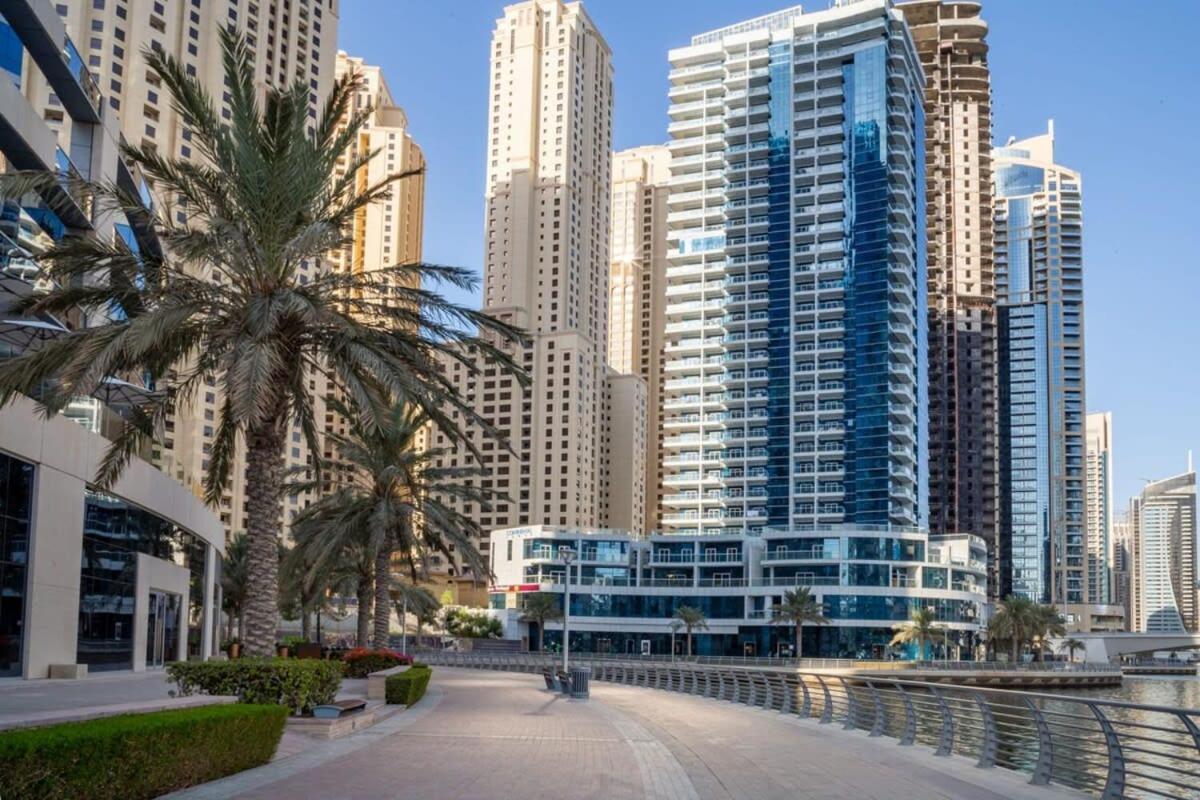 Frank Porter - Bay Central West Apartment *