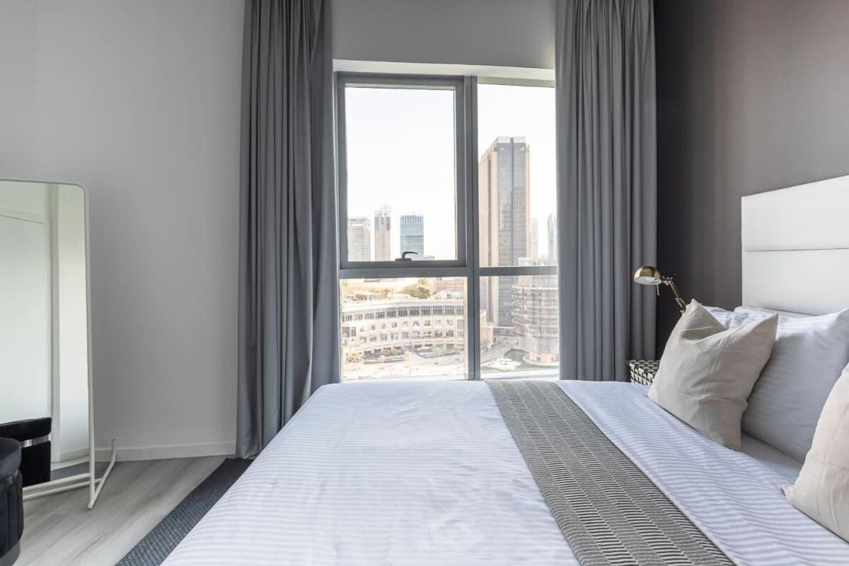 Frank Porter - Bay Central West Apartment *