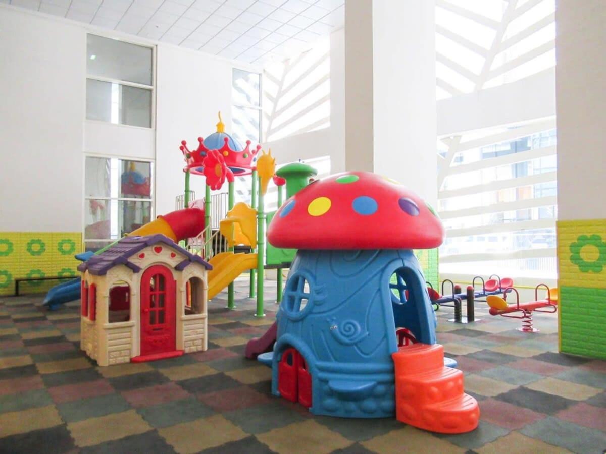 Frank Porter - Mon Reve Apartment Dubai