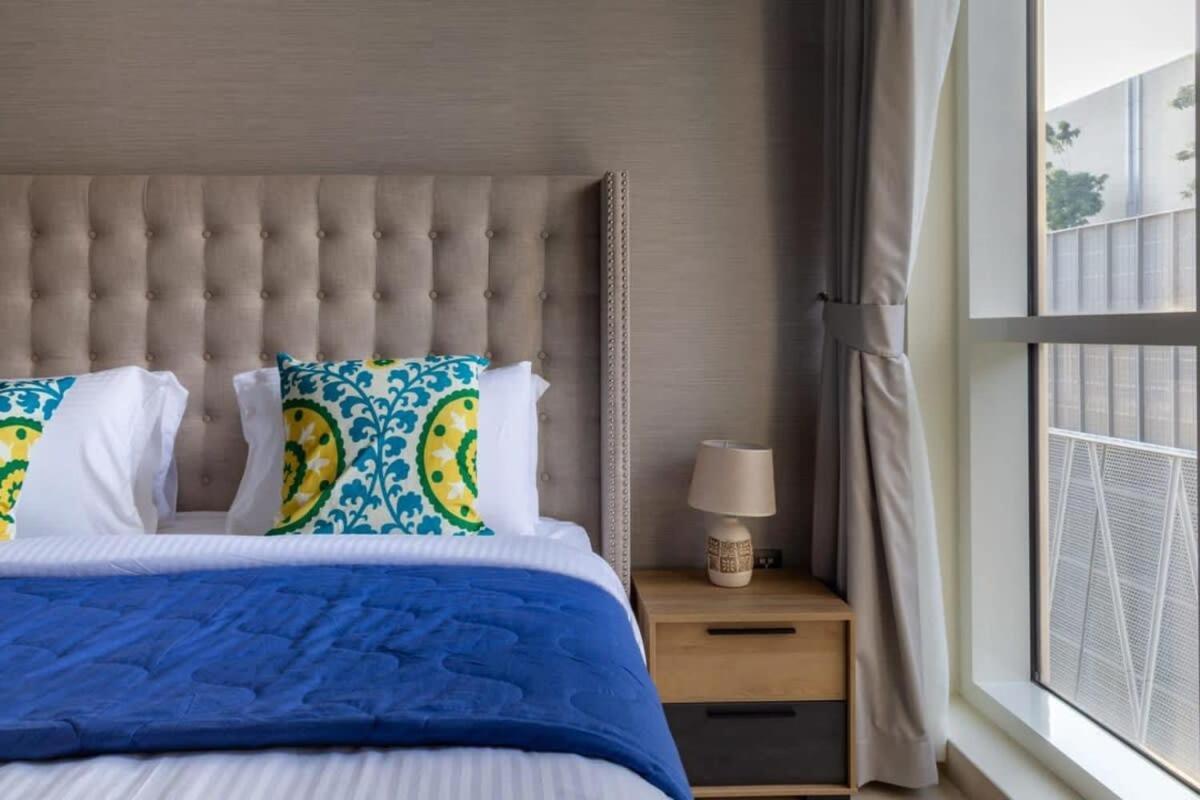 Frank Porter - Mon Reve Apartment Dubai