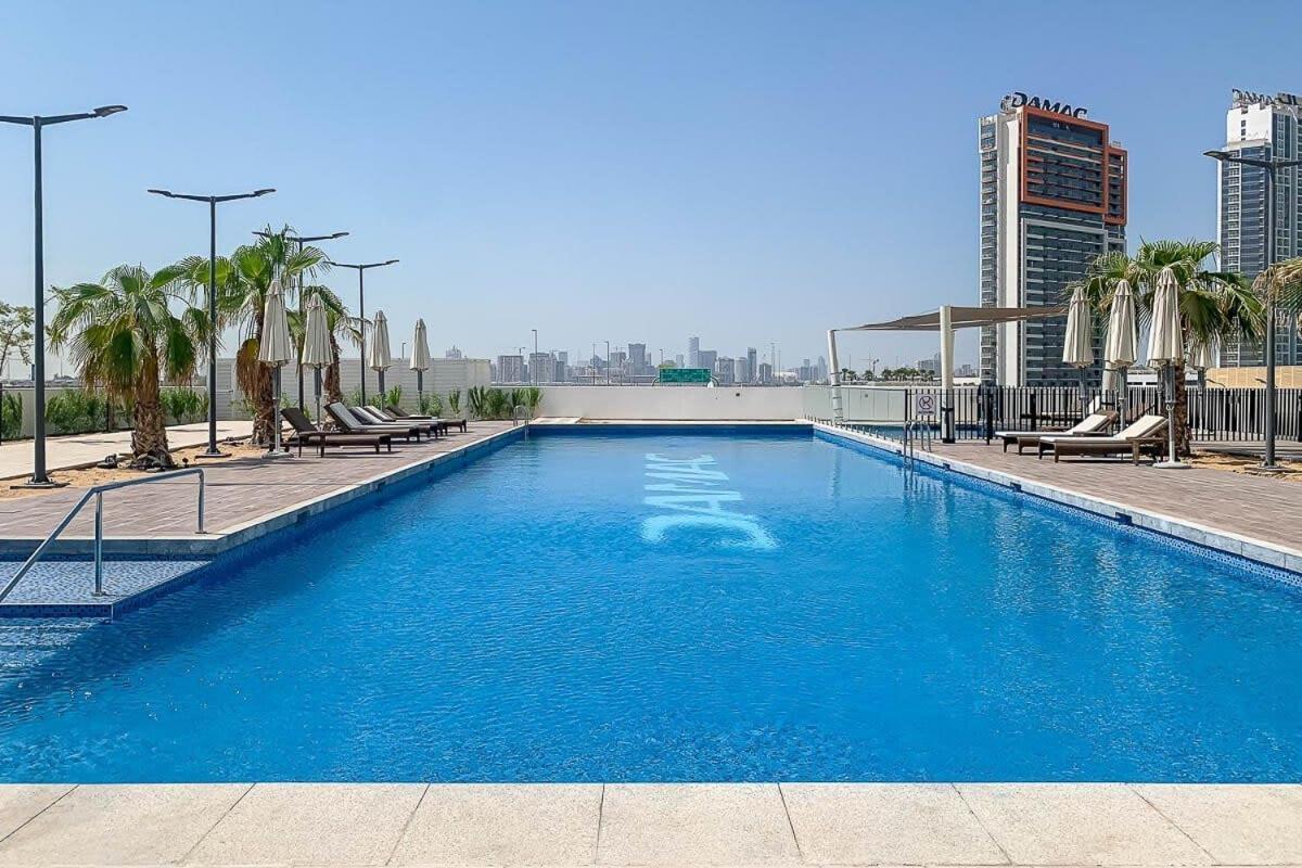 Frank Porter - Artesia Tower C * Dubai