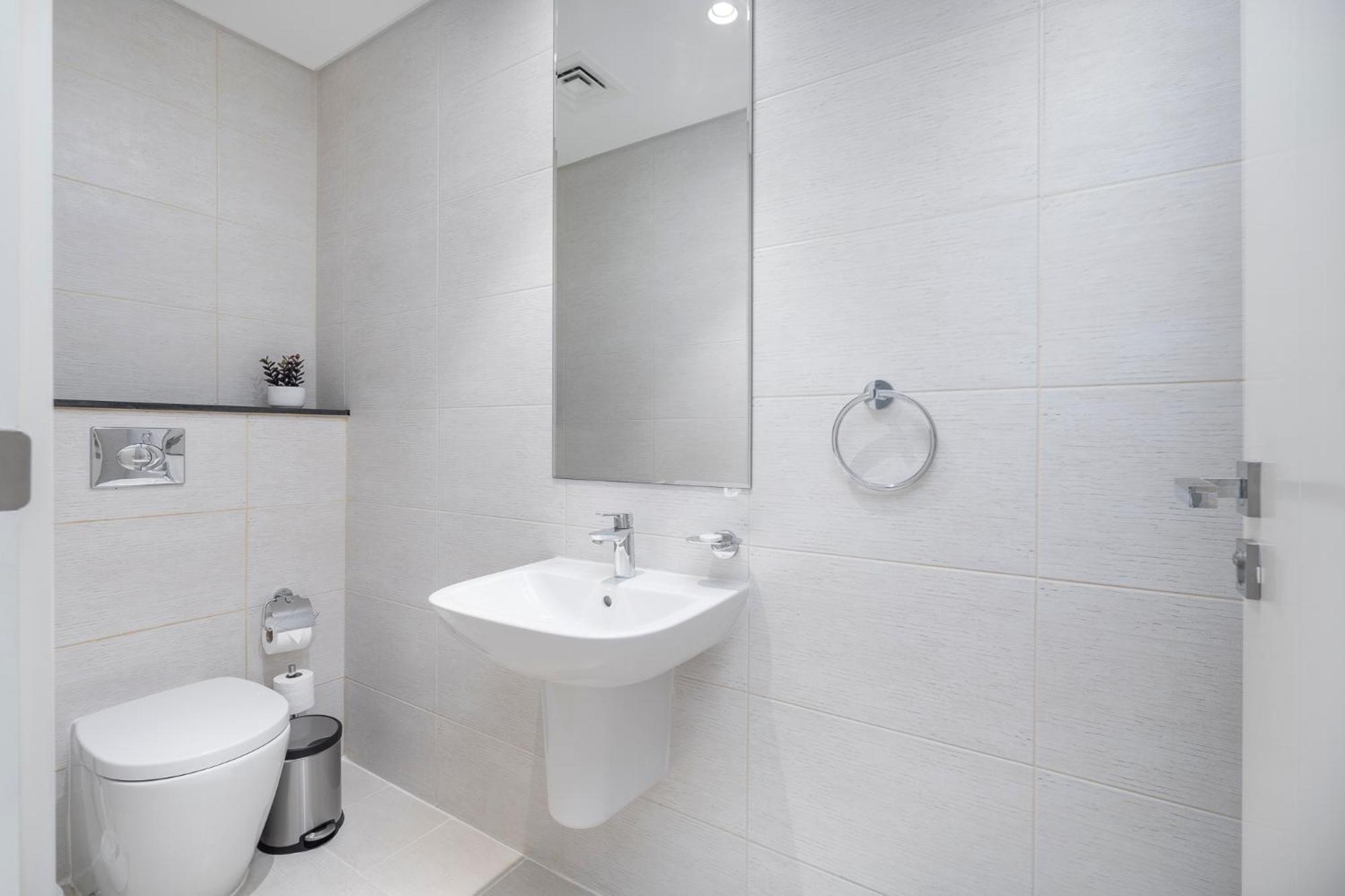 Stylish Stayz Beautiful Modern With Burj Khalifa Views Apartment *