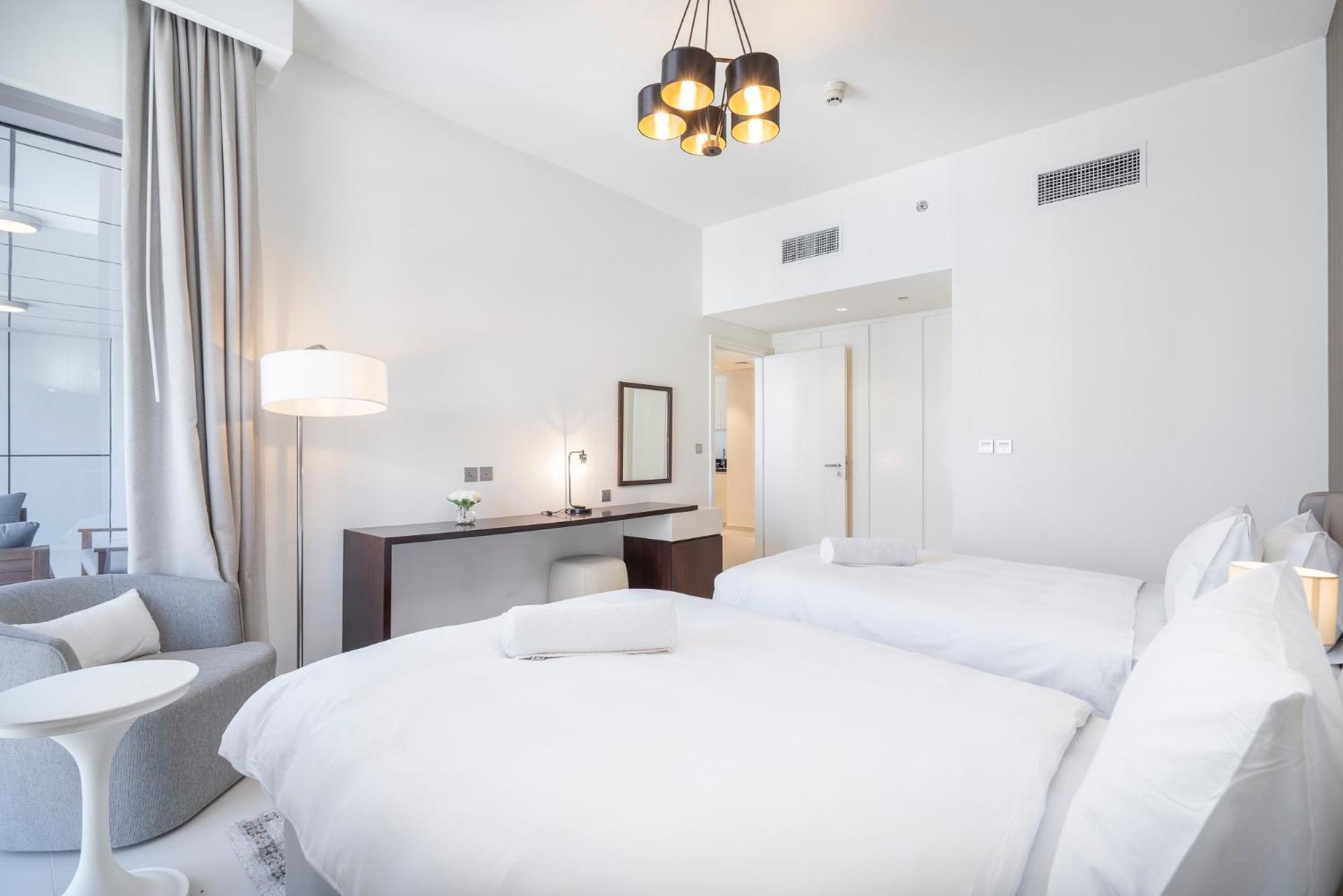 Stylish Stayz Beautiful Modern With Burj Khalifa Views