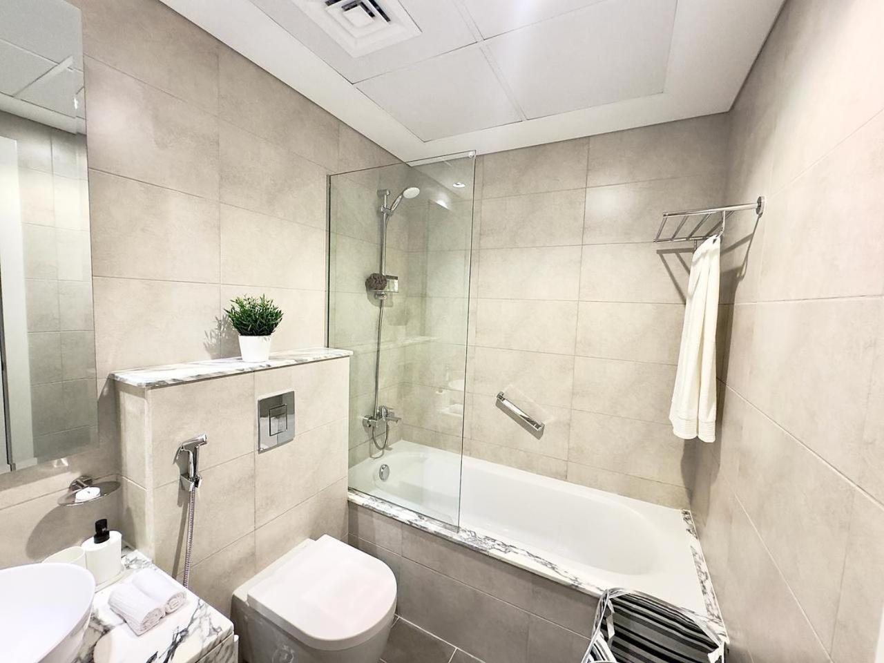 Luxury Two Bed In Business Bay * Dubai