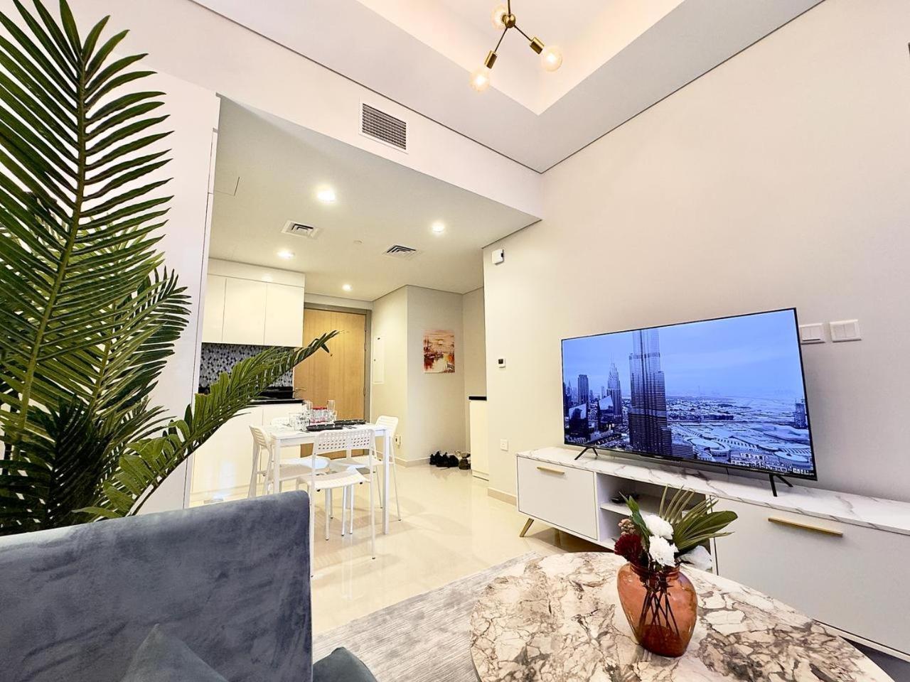 Luxury Two Bed In Business Bay * Dubai