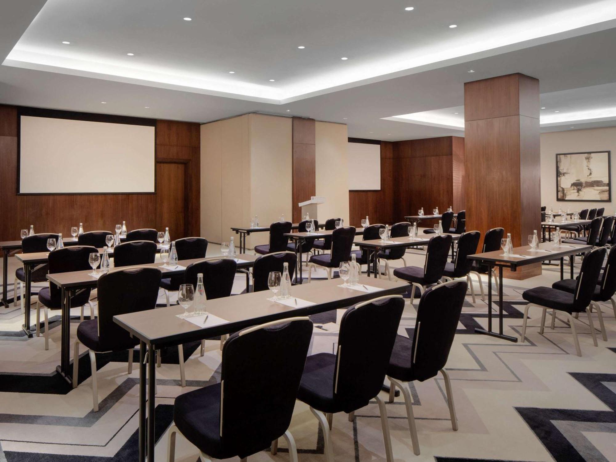 Pullman Creek Centre Hotel Dubai