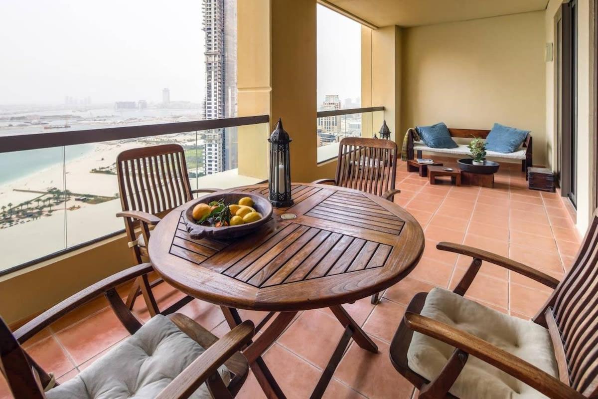 Frank Porter - Sadaf 6 Apartment Dubai