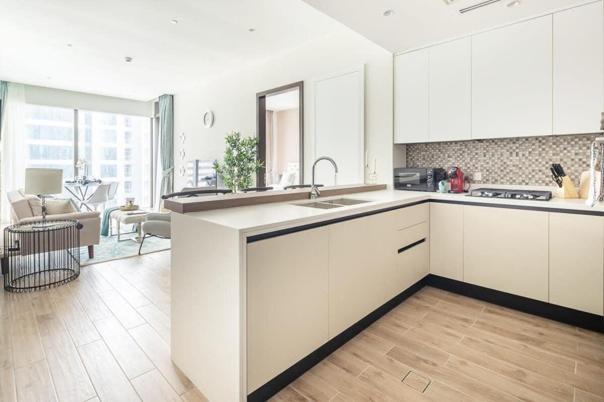 Frank Porter - Marina Gate 3 Apartment