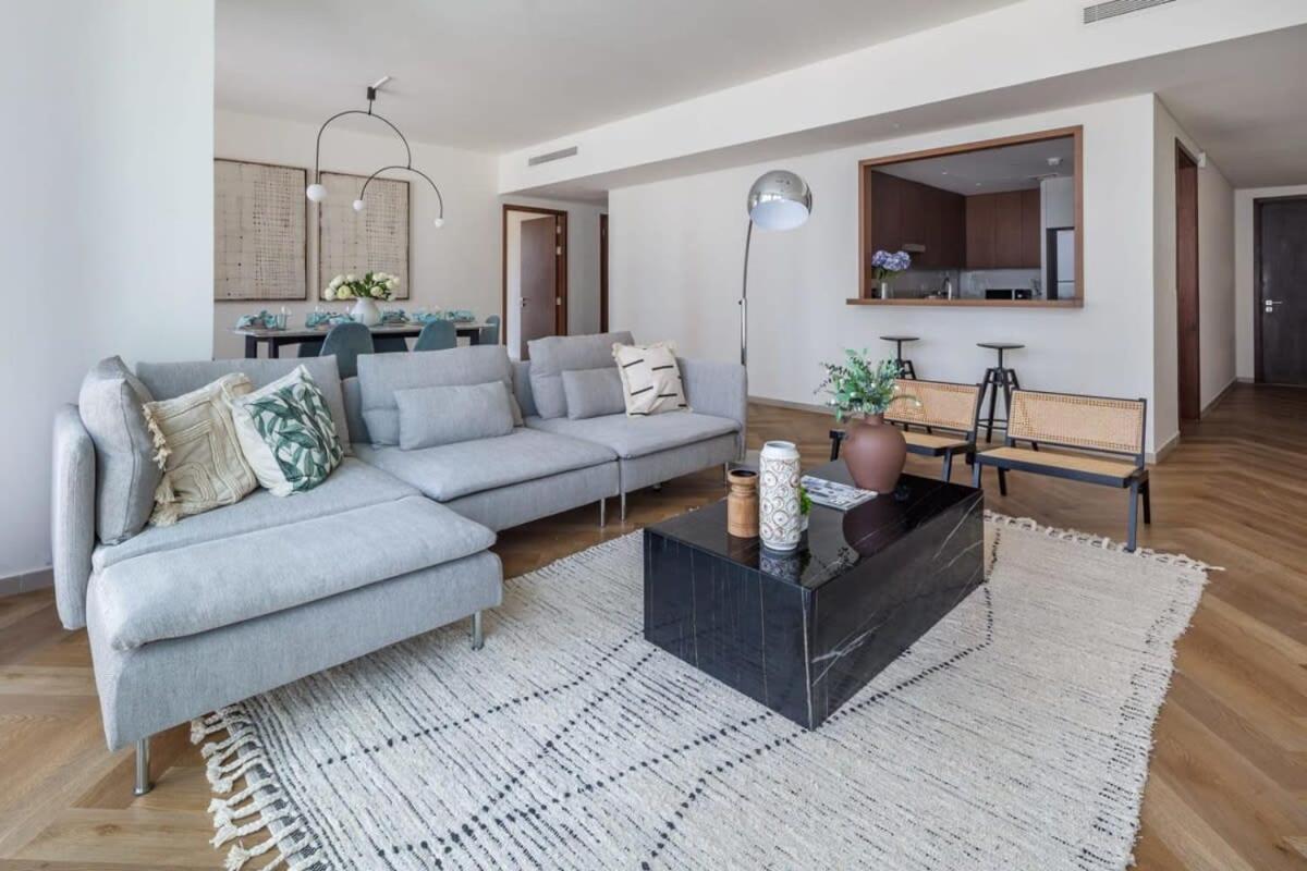Frank Porter - Blvd Heights T1 Apartment