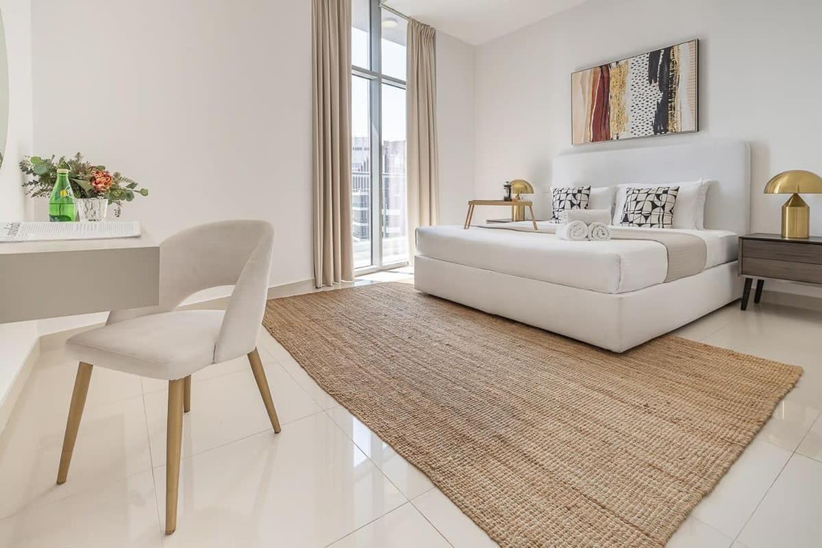 Frank Porter - Marina Wharf 2 Apartment Dubai