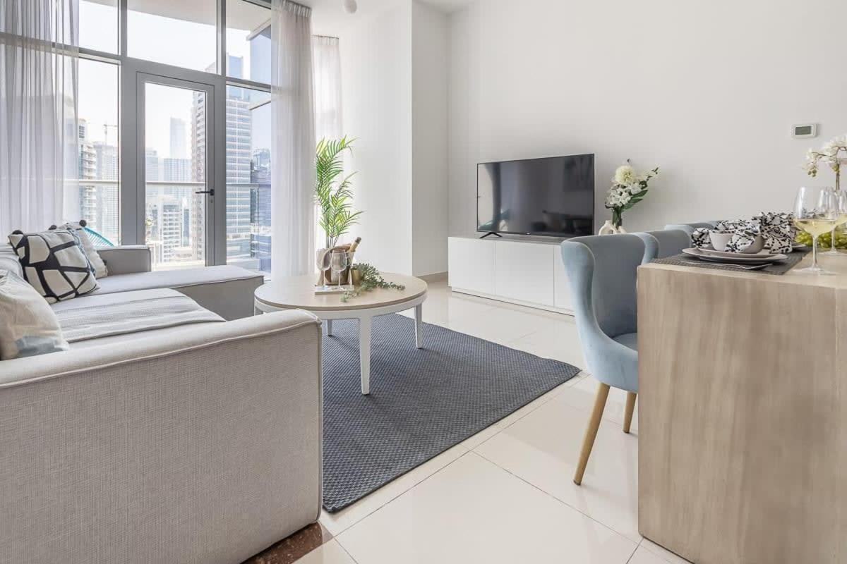 Frank Porter - Marina Wharf 2 Apartment