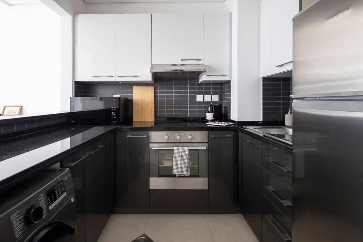 Frank Porter - Silverene Tower B Apartment *